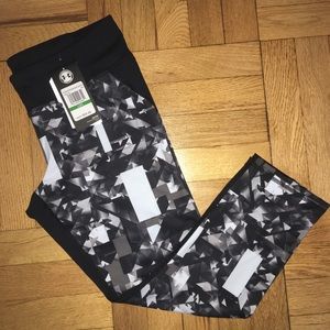 Under Armour HeatGear Capri Leggings Size L